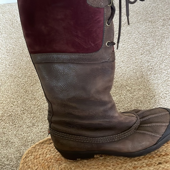 UGG Women’s size 10 snow boots (suede and leather) - Picture 7 of 12